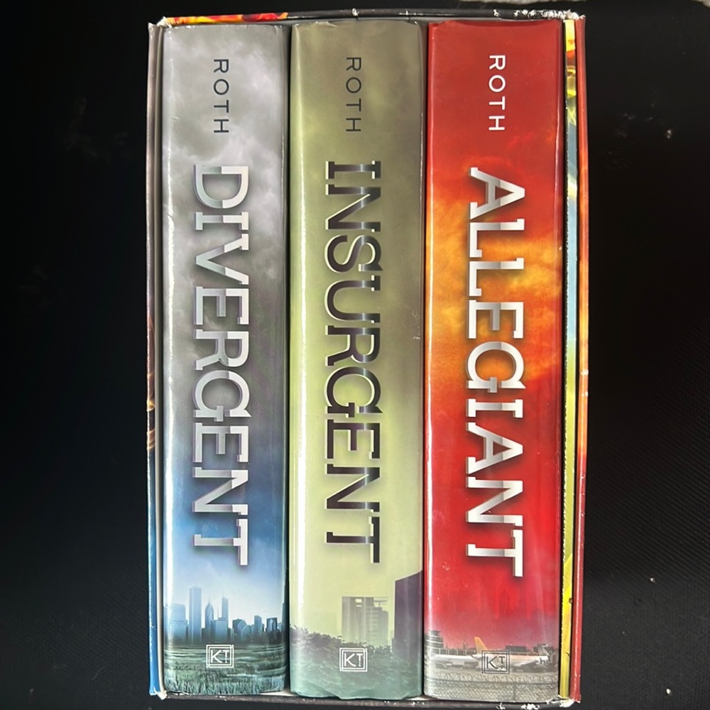 “Divergent” Series Box Set - Picture 2 of 3